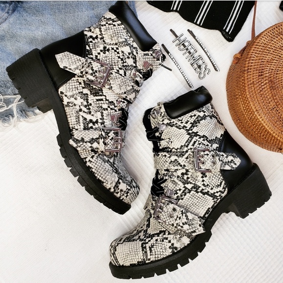 🚨//The Madison// Snake combat boots - Picture 2 of 4